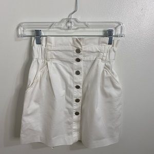 Button mini skirt